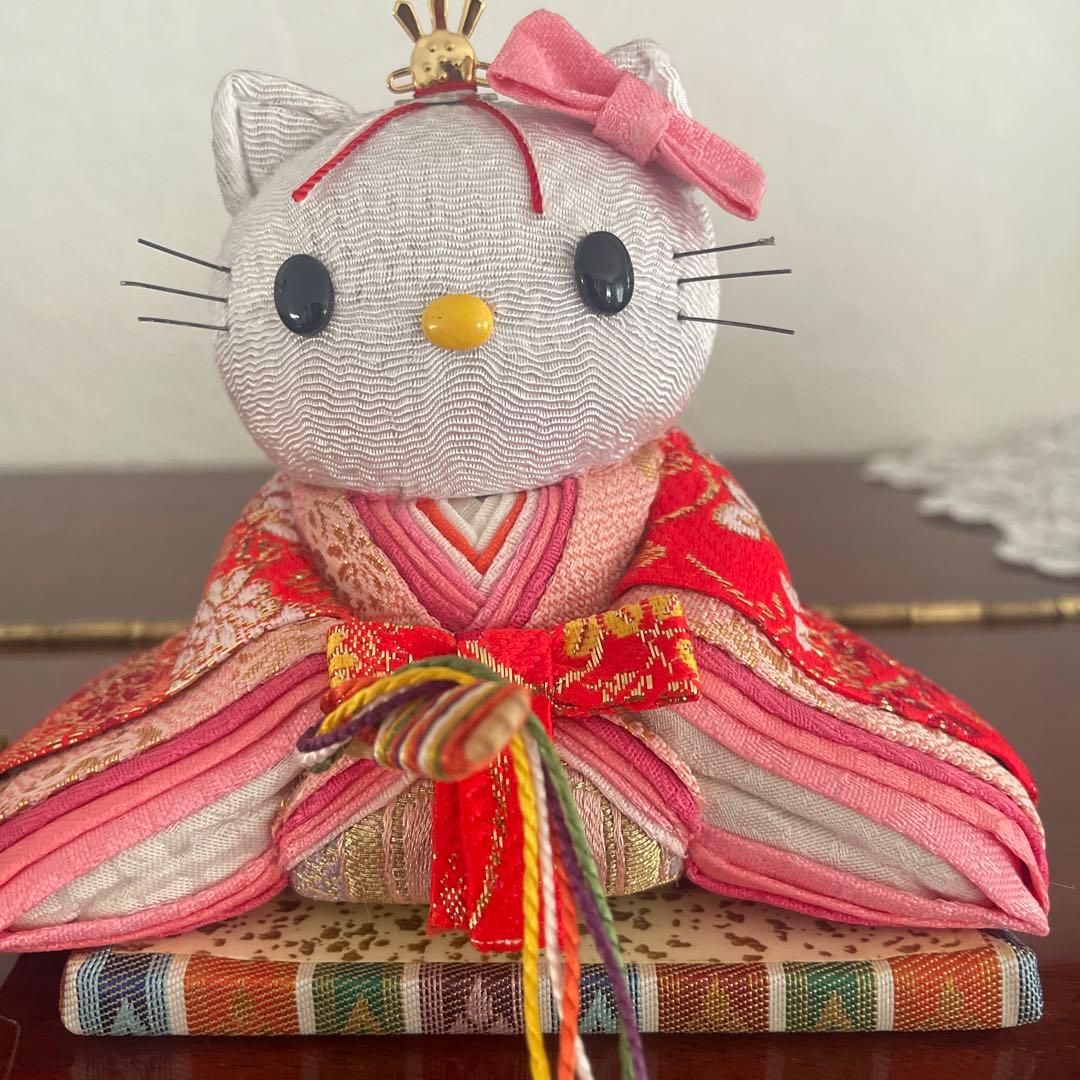 ハローキティ 和風飾り　木目込み雛人形