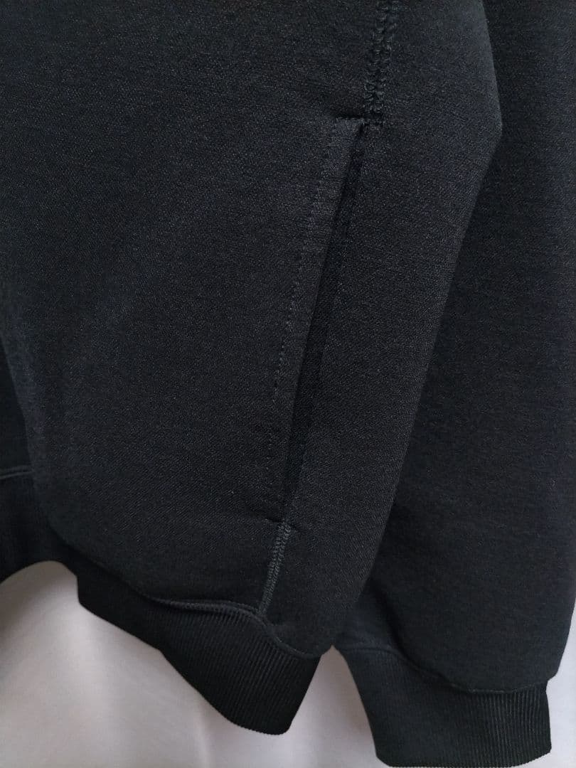 ユナイテッドトウキョウ　ポーラテック　パワーエア スウェット　黒　トレーナー