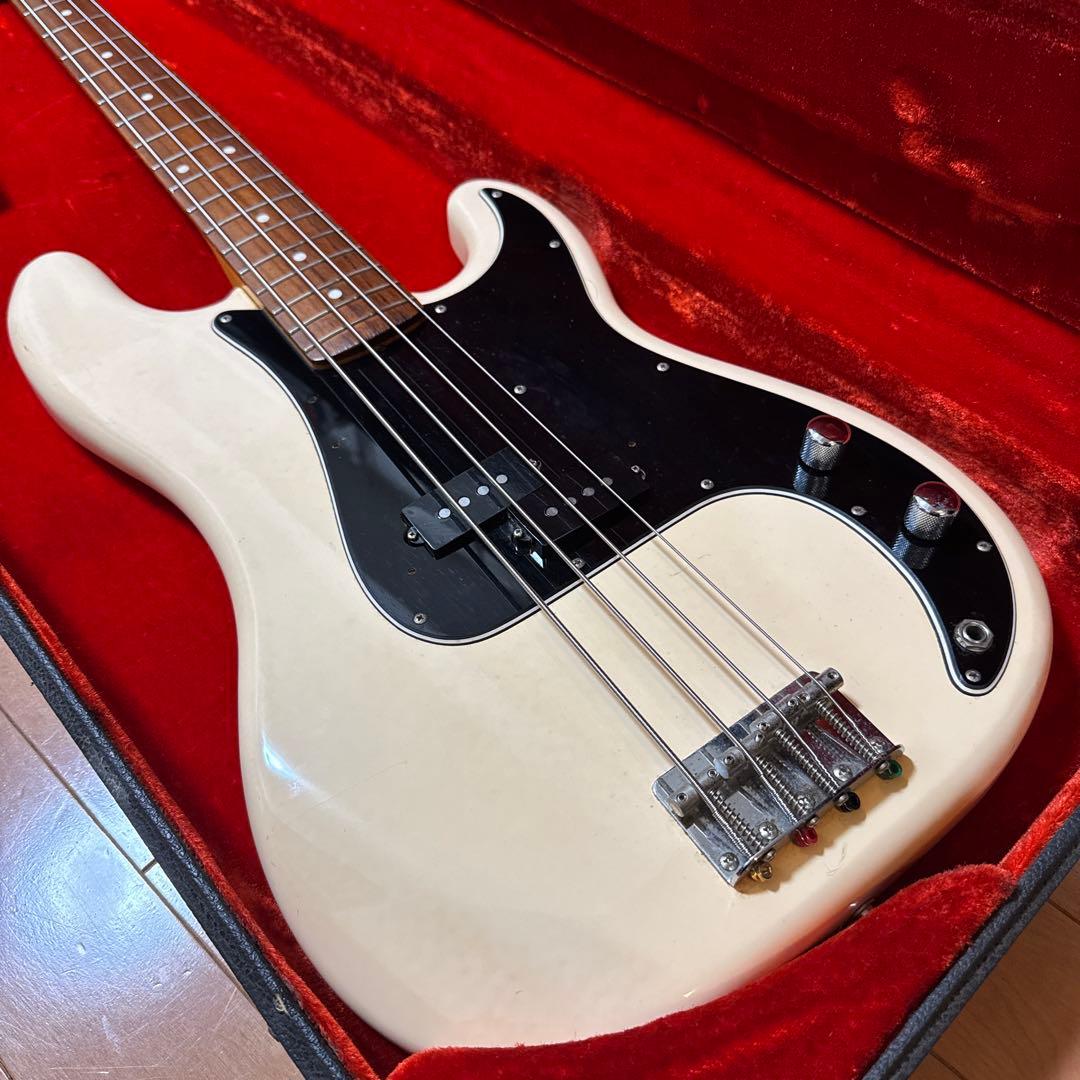 ベース Fender Japan PB70