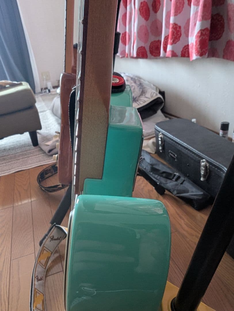 Fender vintera　60s　mod