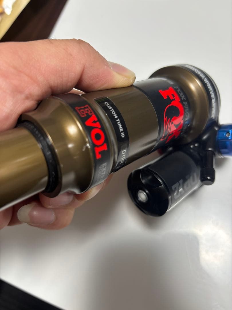 FOX FLOAT DPX2 リアサスペンション 210x55