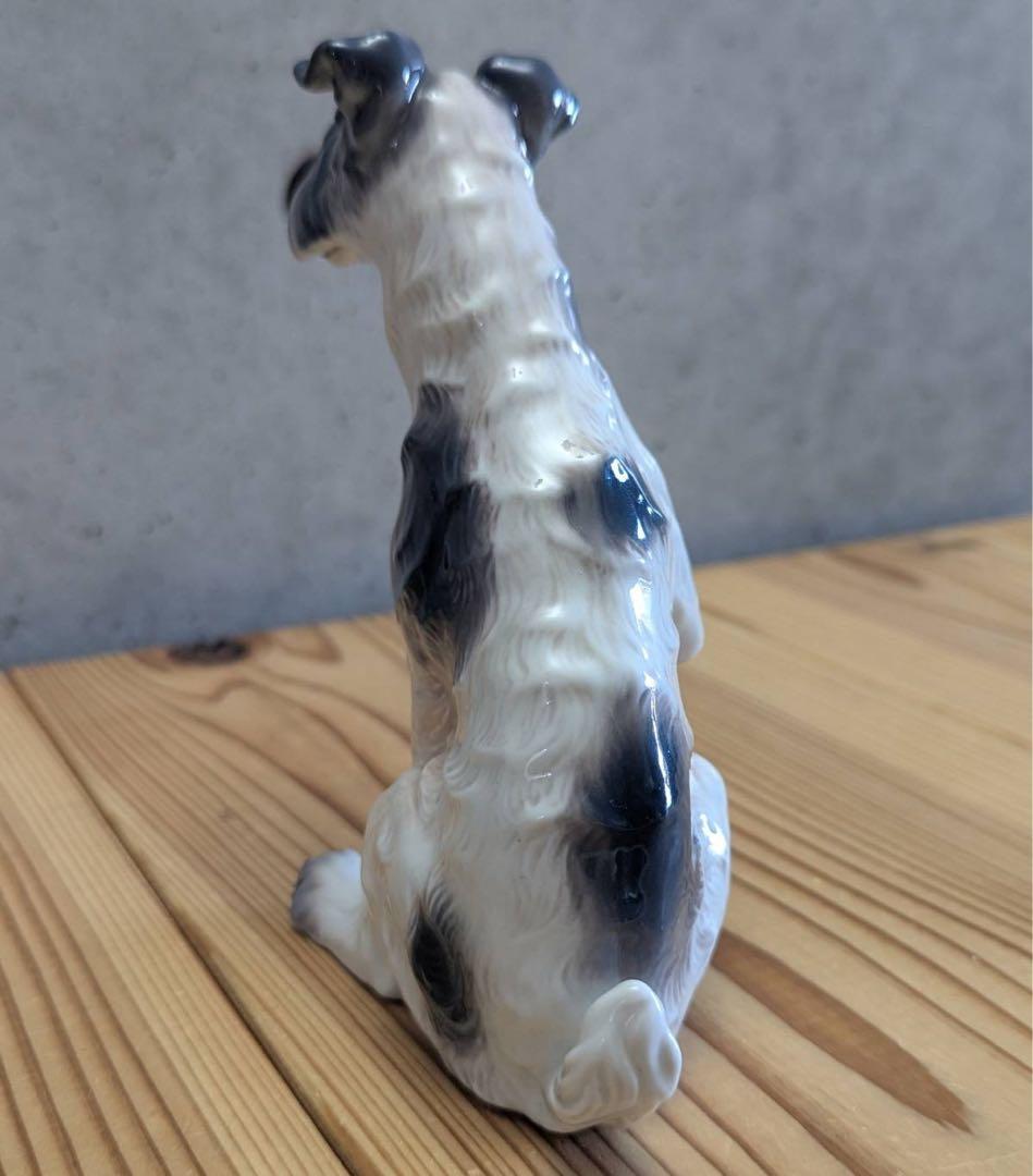 Dahl  犬の陶器フィギュア