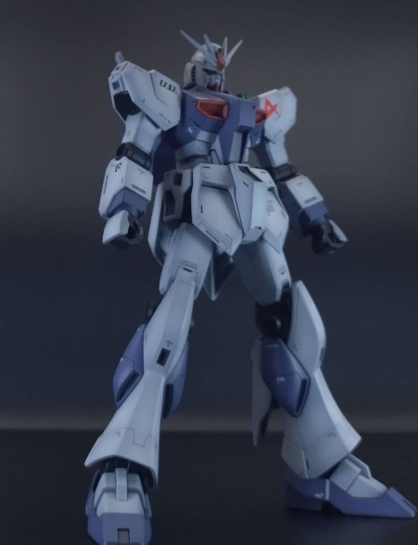 ガンプラ　完成品　EG　1/144 νガンダム