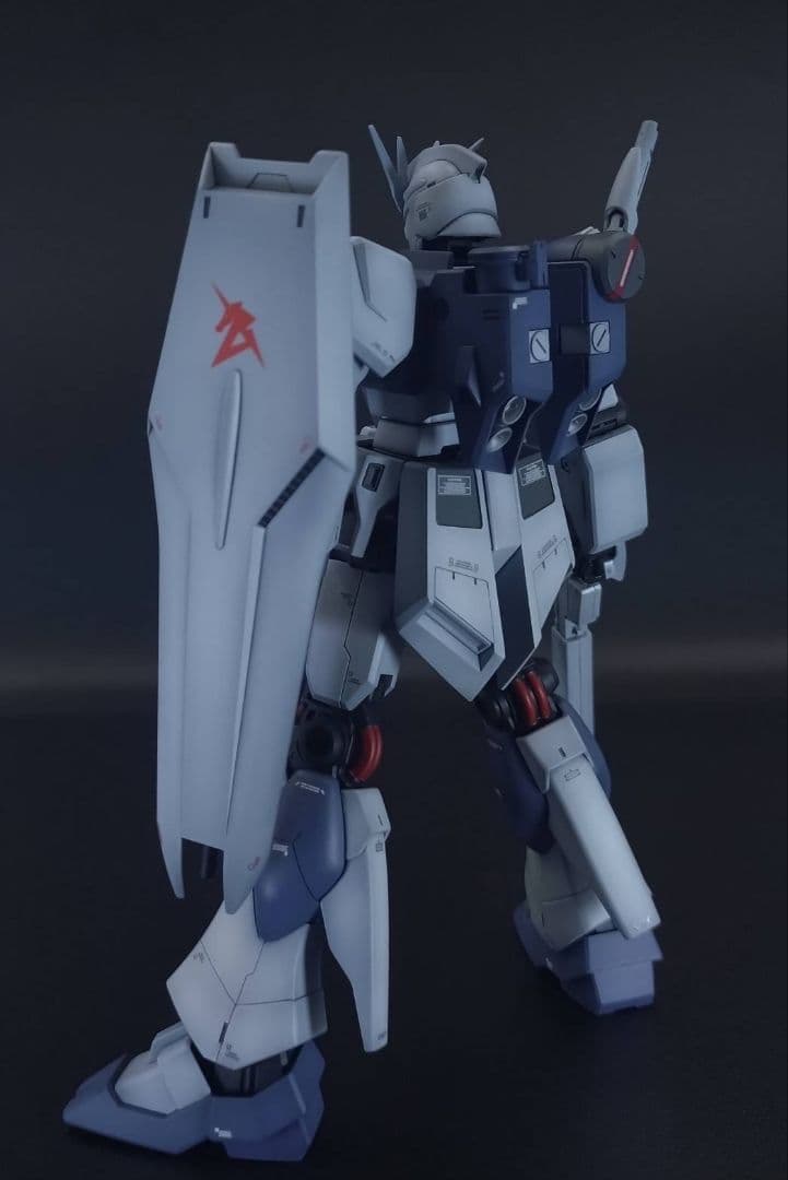 ガンプラ　完成品　EG　1/144 νガンダム
