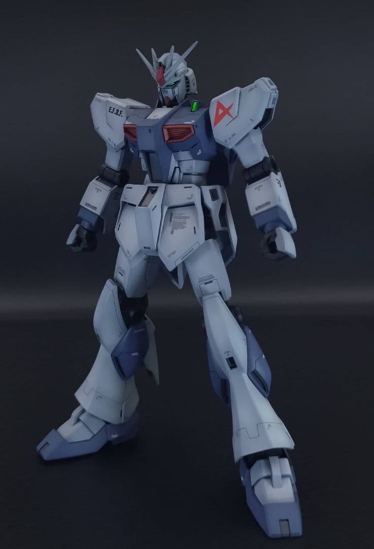 ガンプラ　完成品　EG　1/144 νガンダム