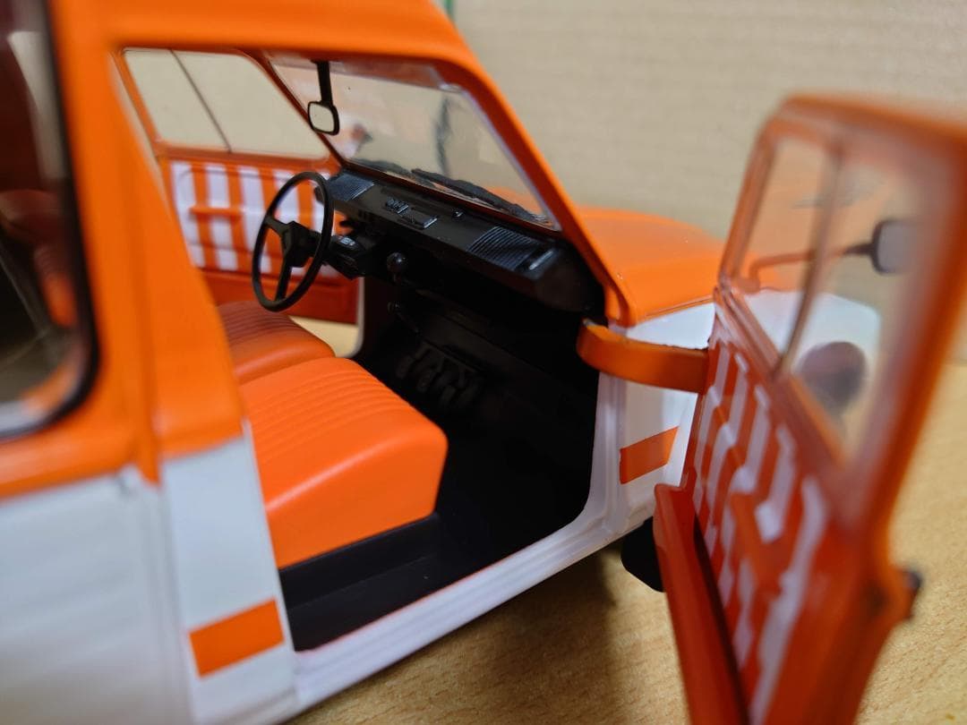 1/18 シトロエン アカディアーヌ 1984 Citroen Acadiane