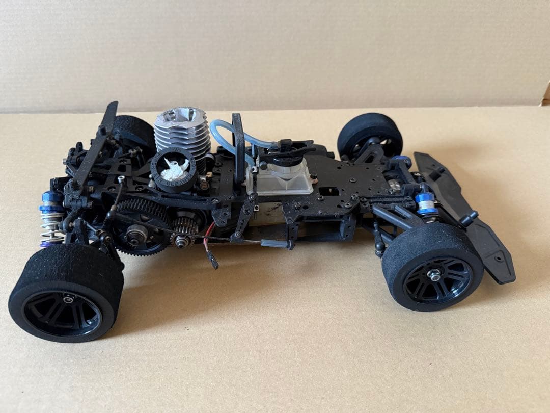 京商V-one エンジンカーシャーシ、パーツ取り用シャーシセット