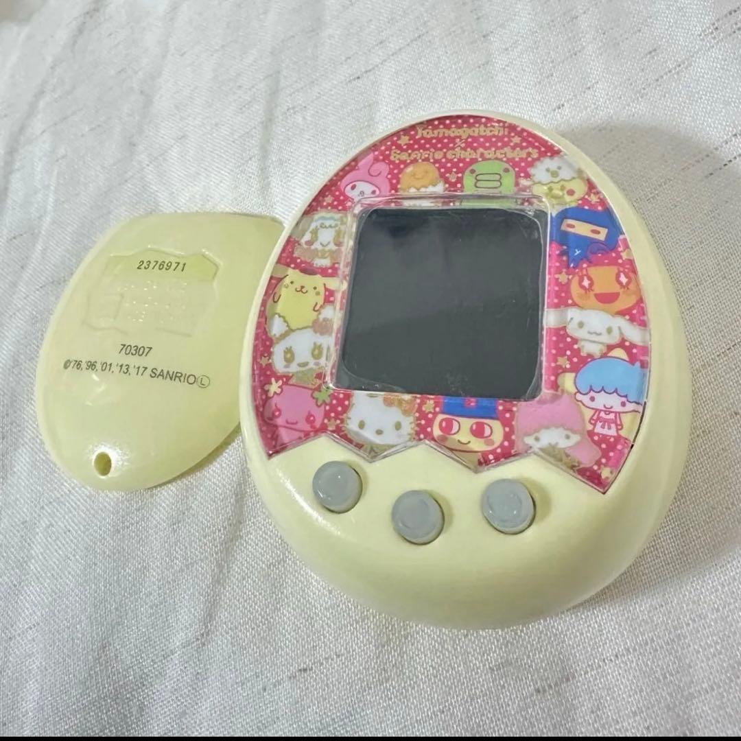 限定アイテムあり たまごっちみくす イエロー サンリオみくす ケース付き