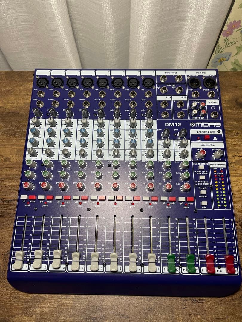 Midas DM12 アナログミキサー 12チャンネル