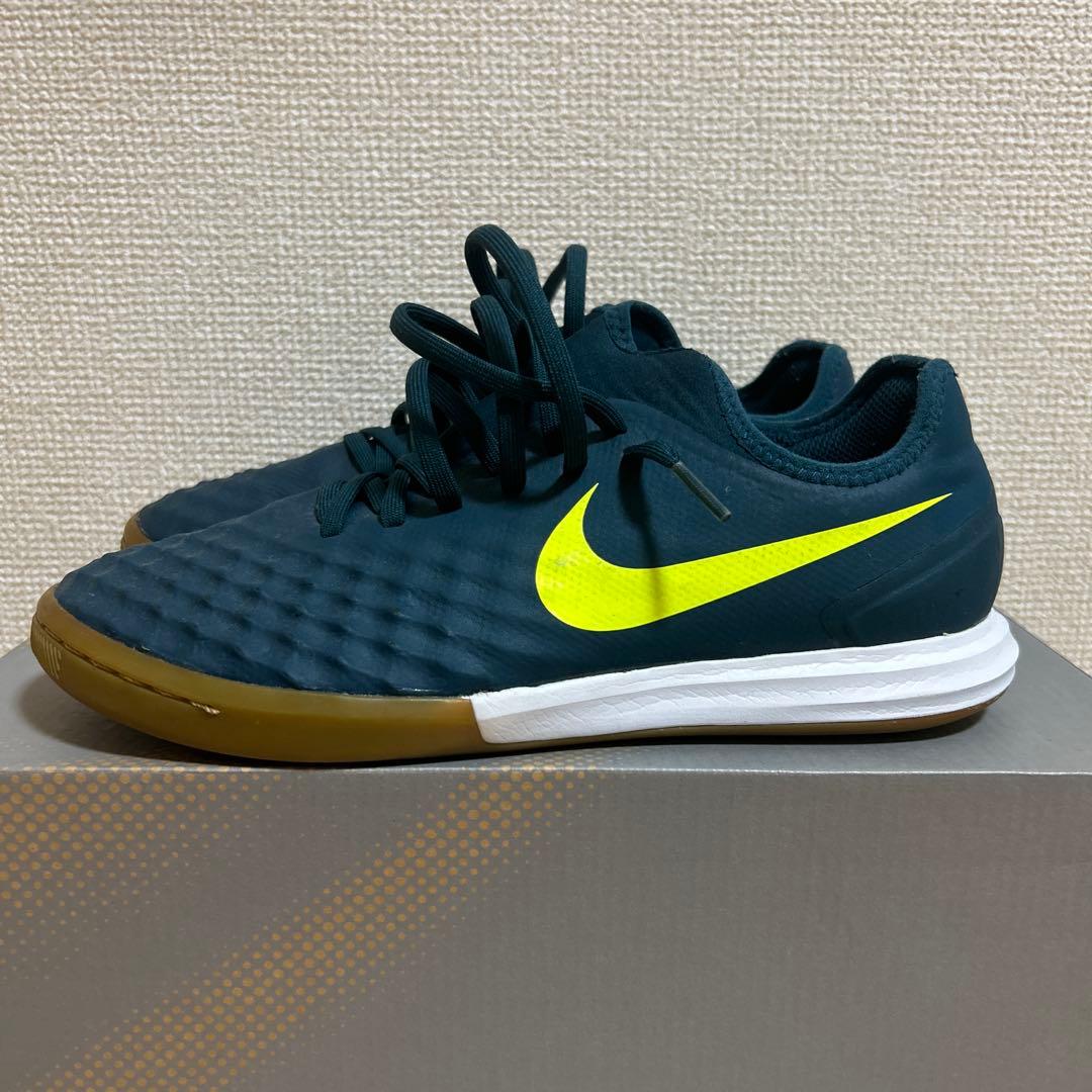 NIKE　マジスタX