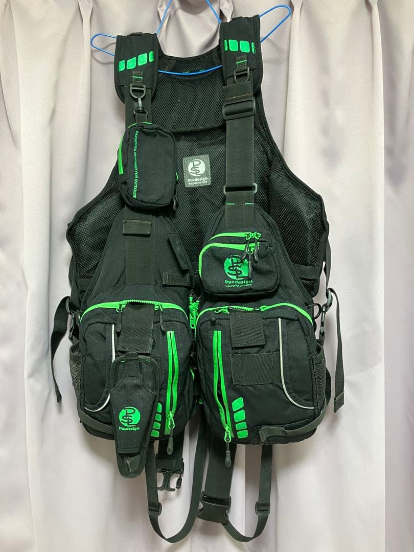 Pazdesign フィッシングベスト ブラック/グリーン