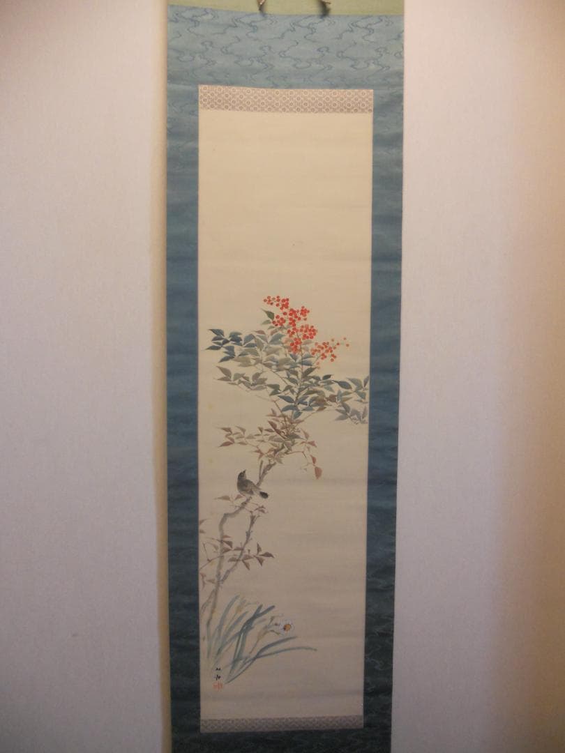 掛け軸 桂月 南天に雀 絹本 希少 軸装 茶道具 掛軸 美品 です。