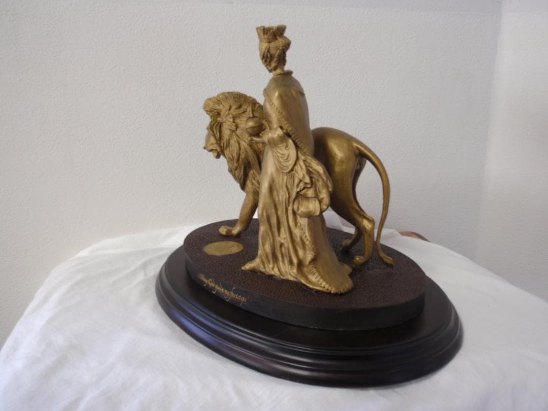 英国ビクトリア女王☆ウナとライオン☆