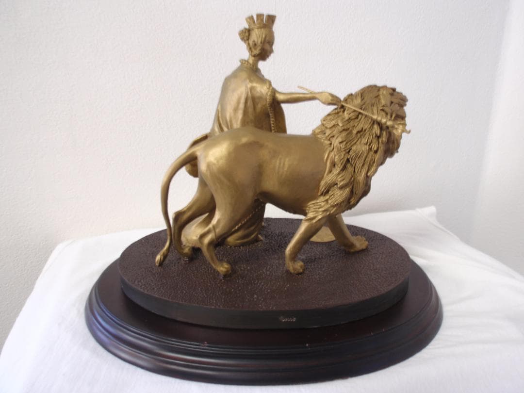 英国ビクトリア女王☆ウナとライオン☆