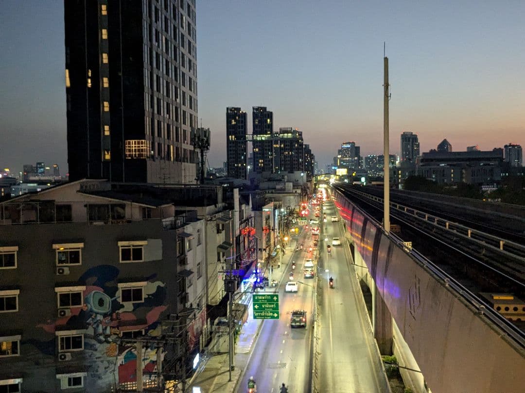 タイのお守りプラクルアン！1/24！九尾の狐！セクシーフィギュア！取説付き！