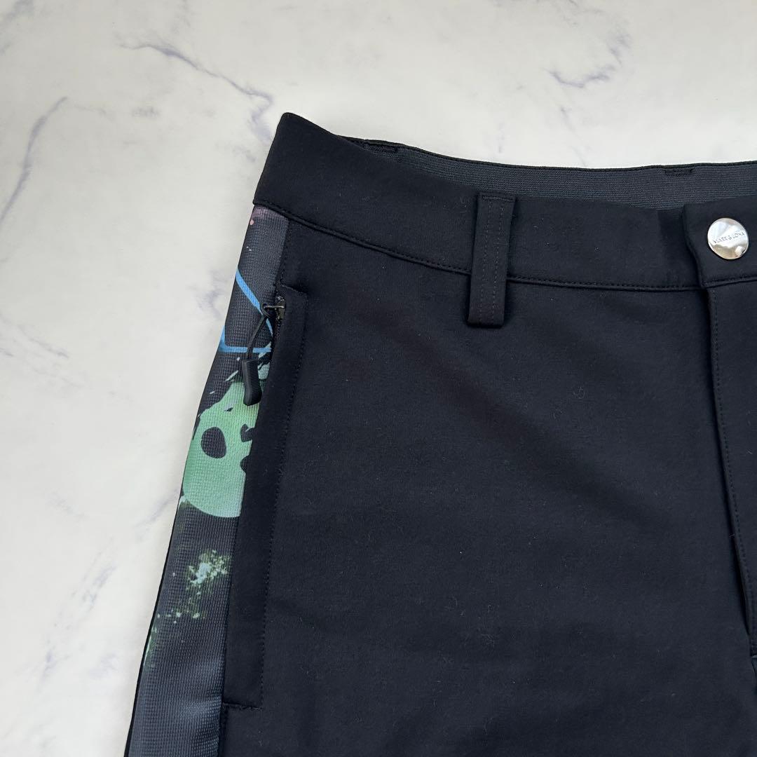 新品タグ付き マークアンドロナ 2025年モデル ハーフパンツ グラフィック