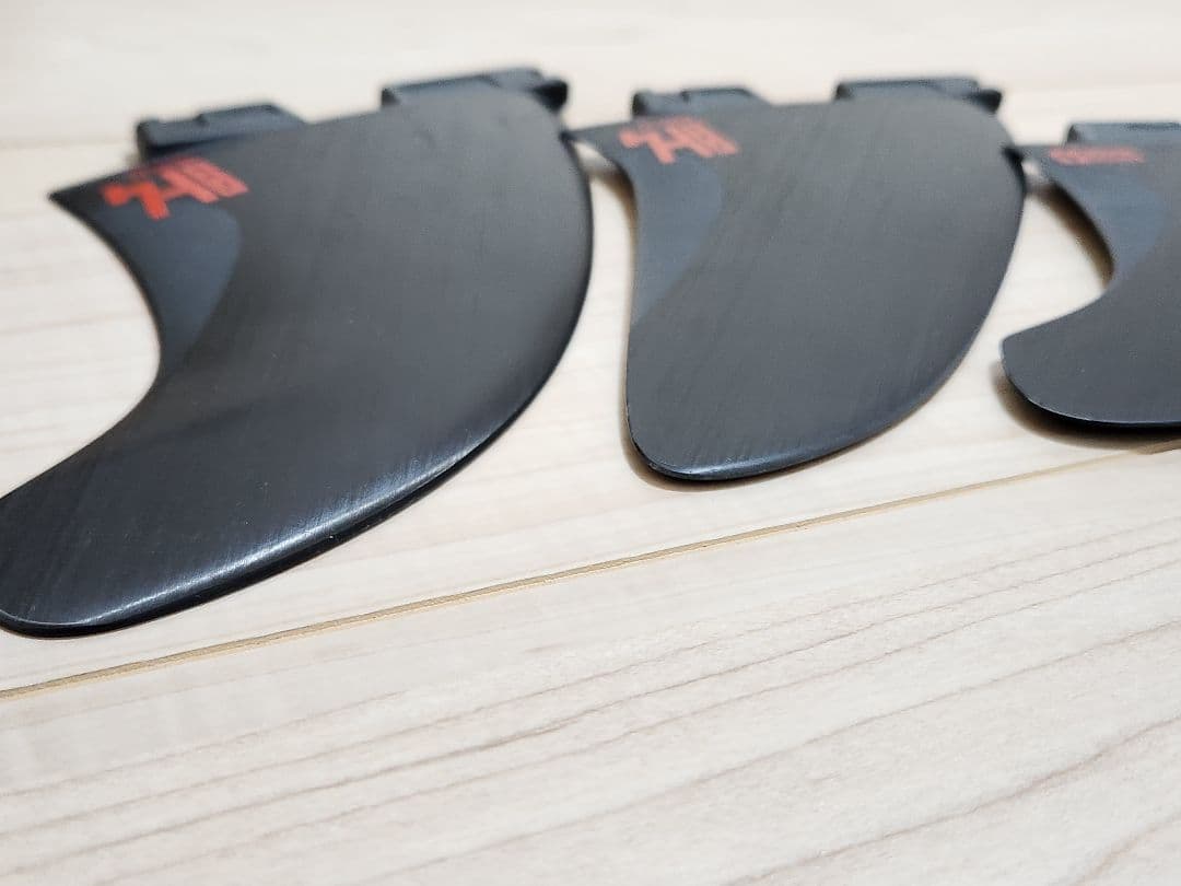 FCS2 H4 ミディアム 美品サーフボードフィン 3枚セット