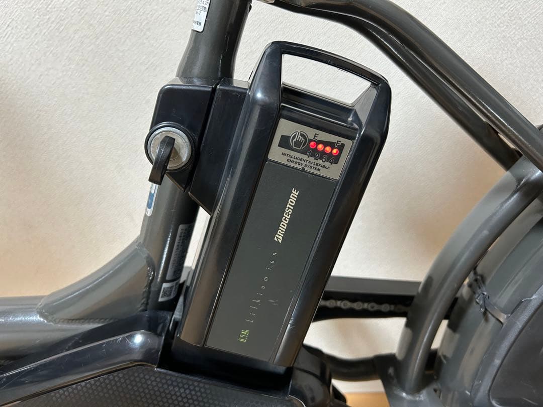 電動自転車　横浜　ブリヂストン　ビッケ　20インチ 前後タイヤ新品　子供乗せ