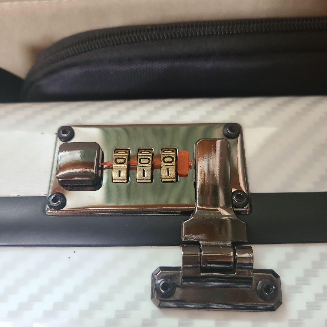 CHRISTINA バイオリンケース ホワイト カーボンファイバー　4/4