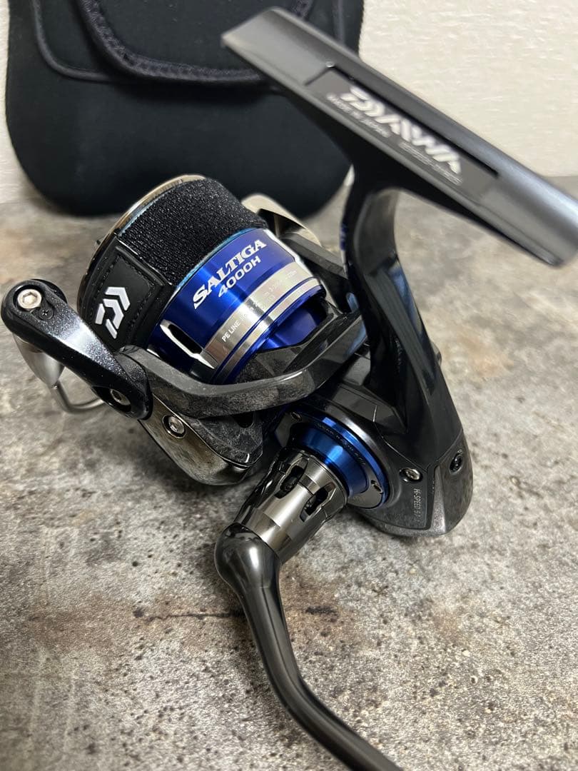 新品未使用 Daiwa ダイワSALTIGA 4000H スピニングリール