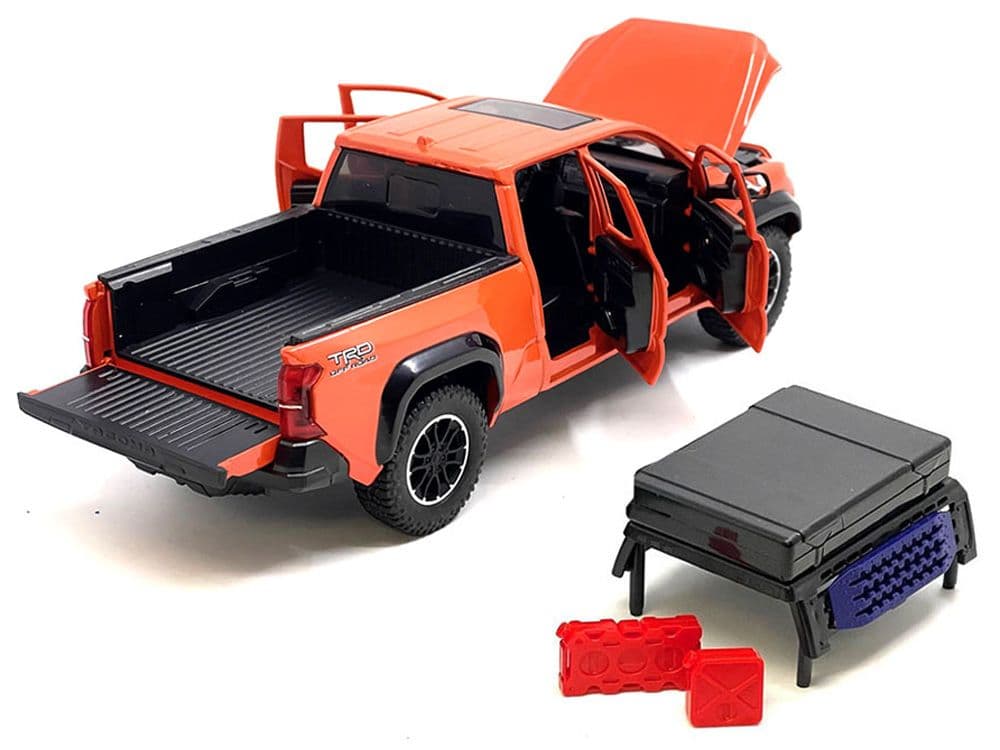 2023 トヨタ・タコマ TRD OFF ROAD　(オクタン・オレンジ)