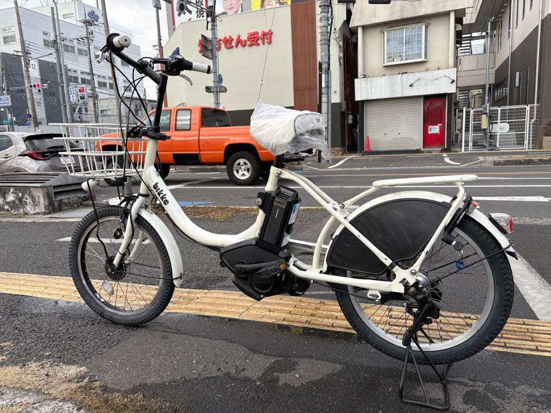 中古20㌅ブリヂストン電動アシスト自転車　8.7Ah 大阪　009番