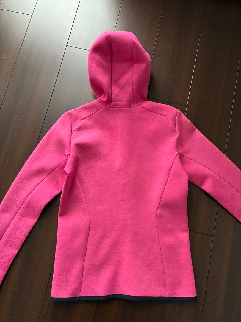 J.LINDEBERG フード付きピンクパーカー