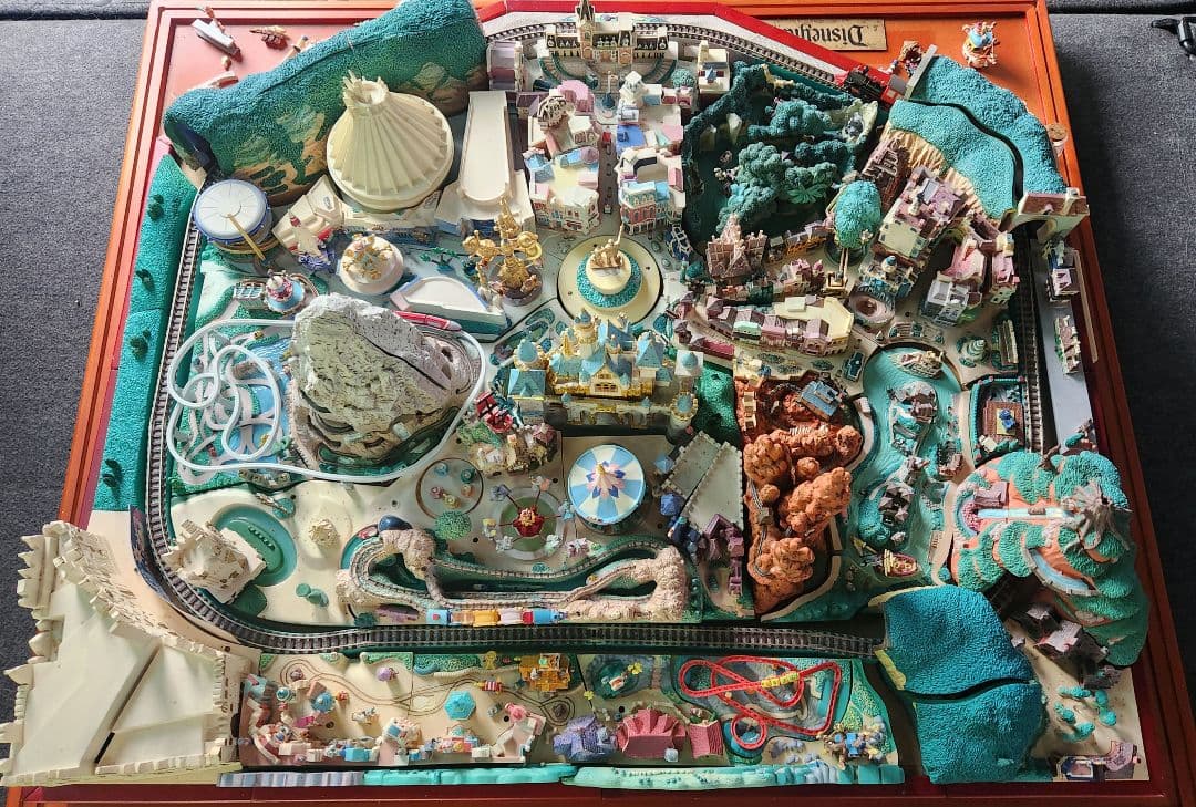 デアゴスティーニ　マイディズニーランド　完成品　引取希望　状態写真で確認要