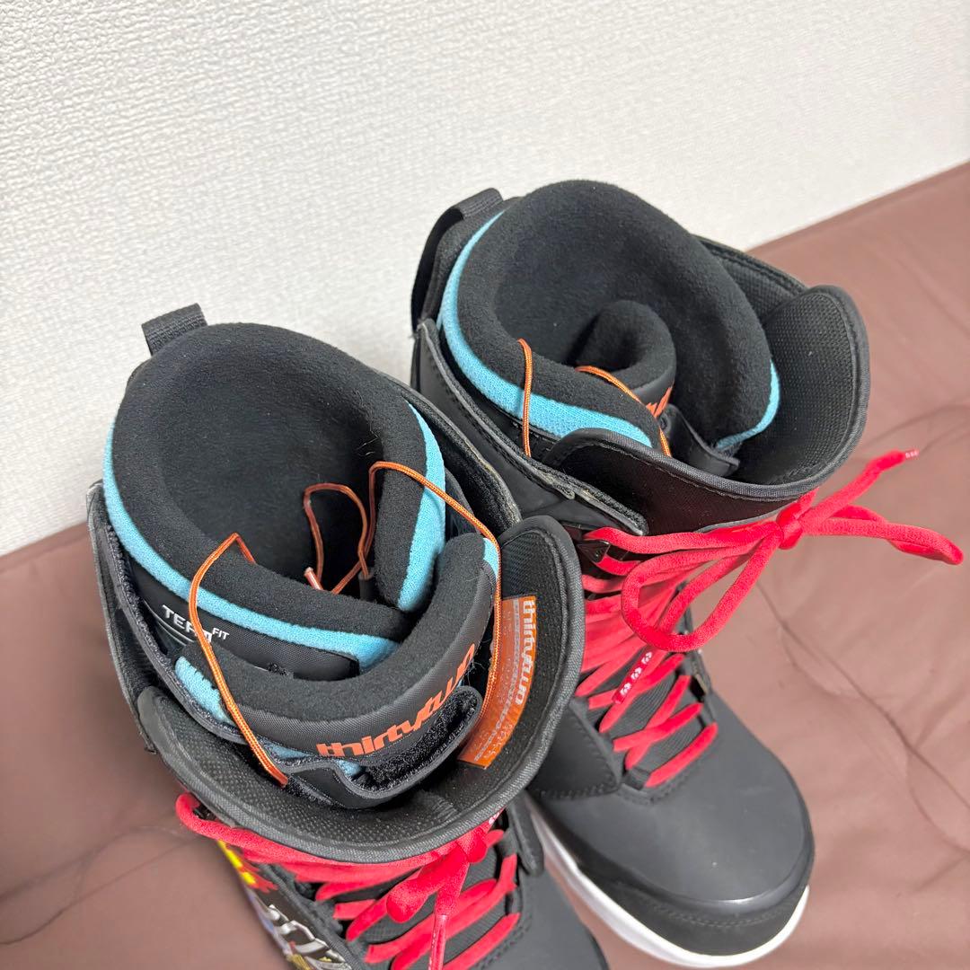 【新品未使用】thirty two★スノーボードブーツ★SANTA CRUZ★