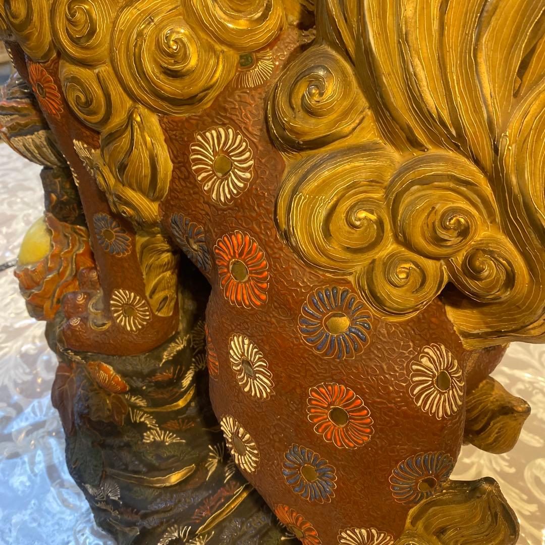 九谷玉取獅子図置物（大）