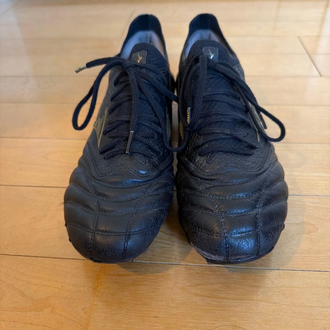 モレリアNeo4β 黒金26.0cm