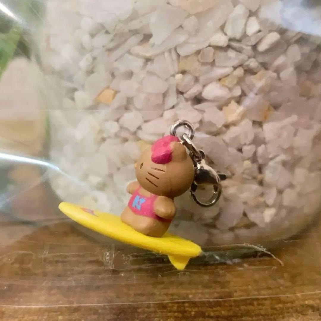 レア　ハローキティ 日焼け　ガングロ　サーフィン　ファスナーマスコット