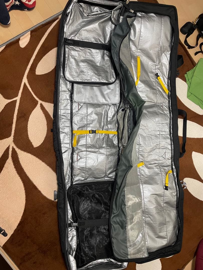 Burton ウィールキャリーバッグ