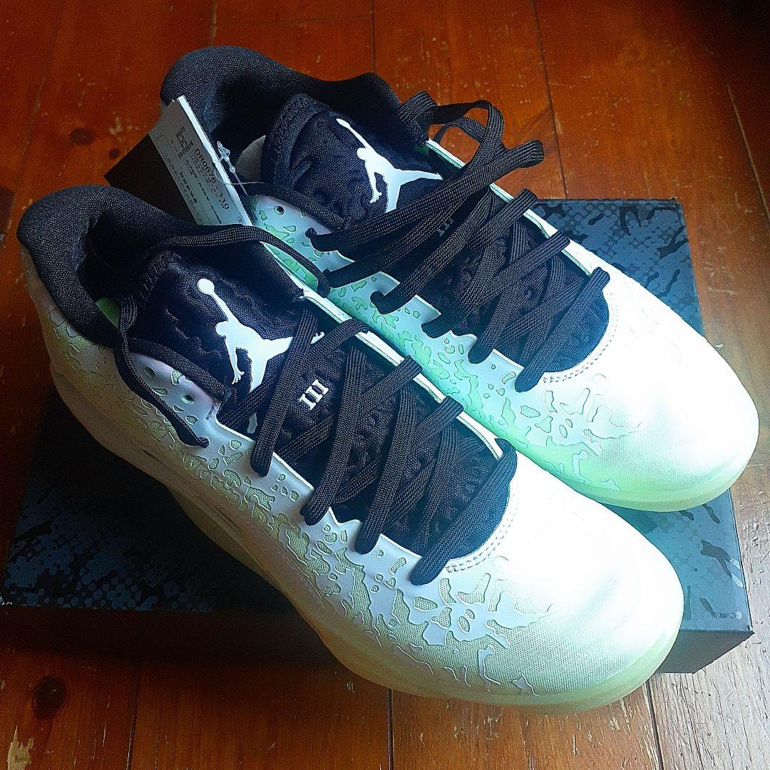 Jordan Zion 3 PF ホワイト/バーレイボルト