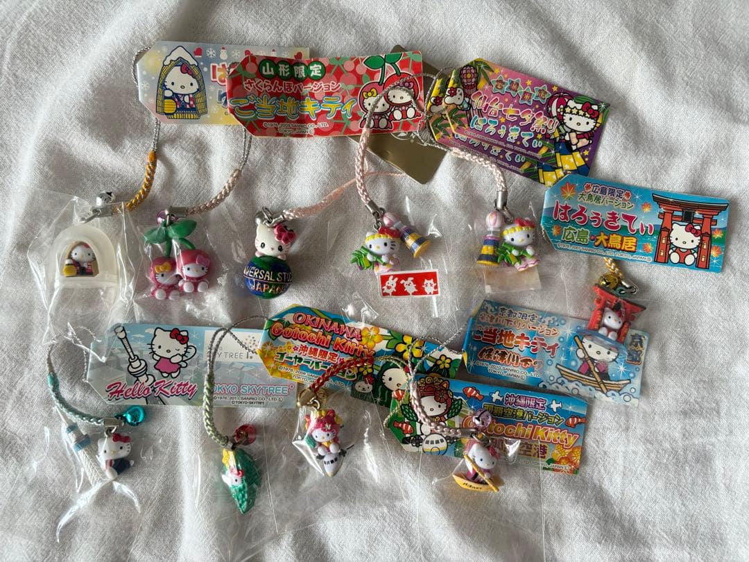 ハローキティー ご当地ボールペン•キーホルダー・チャーム まとめ売り