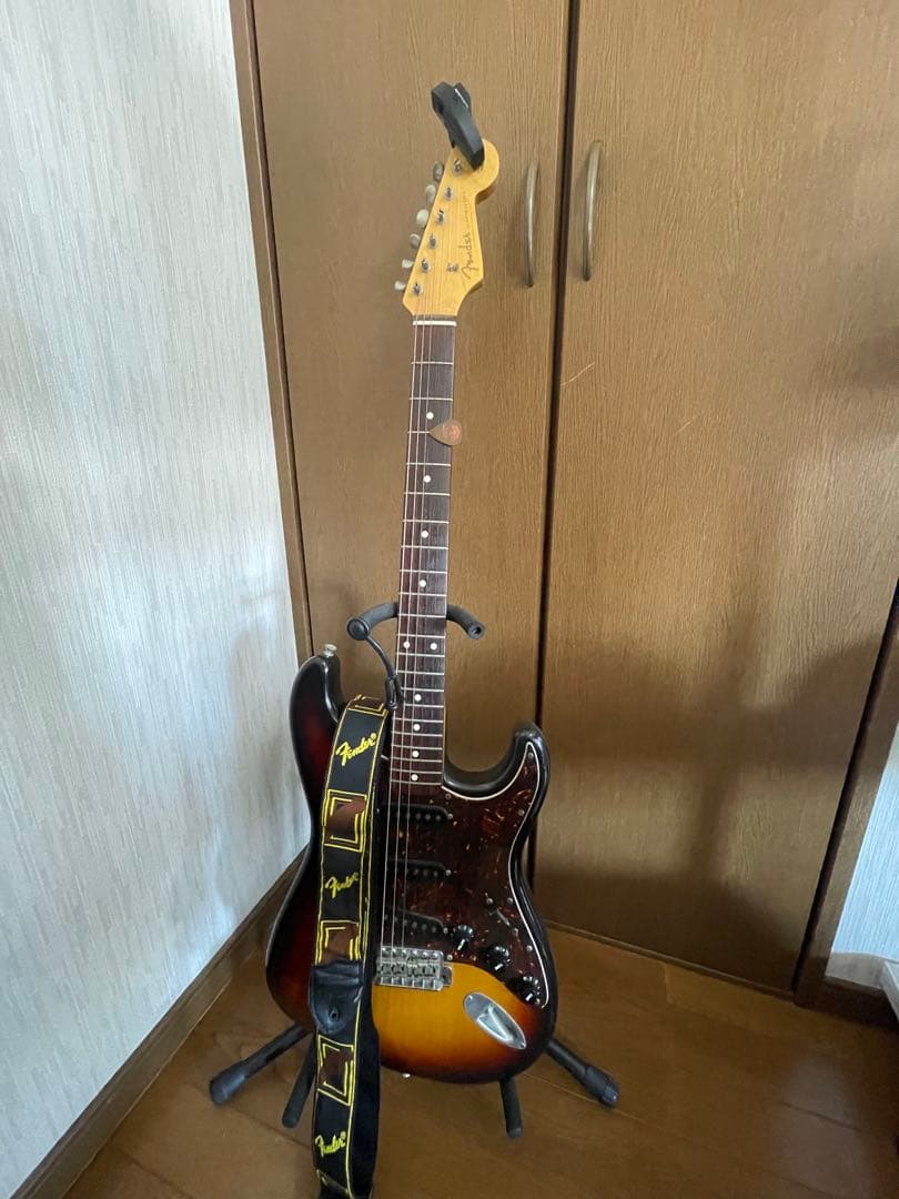 Fender ストラトキャスター エレキギター　Fender Japan