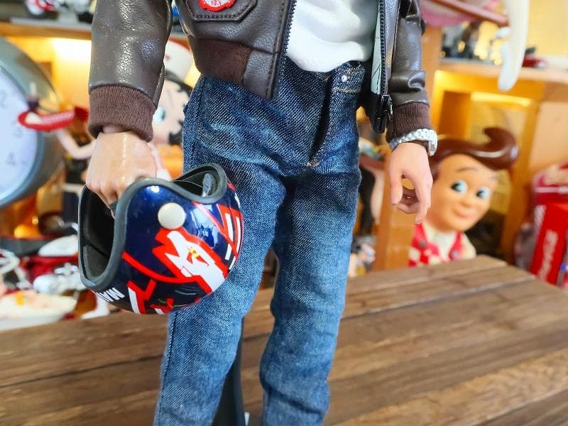 トップガン マーヴェリック トム・クルーズ 1/6フィギュア ヘルメット付