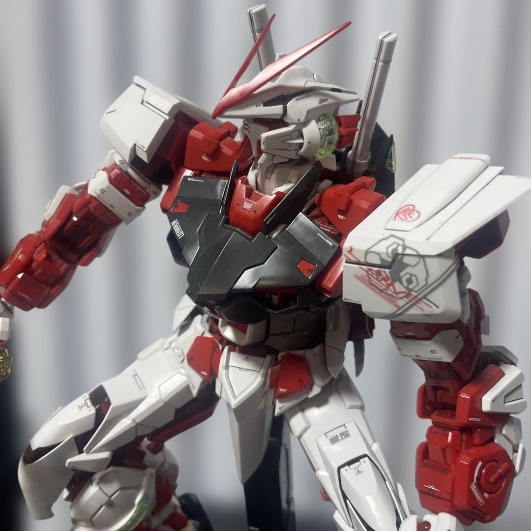 【癒し】PGガンダムアストレイ レッドフレームの組み立て済みジャンク品の出品です