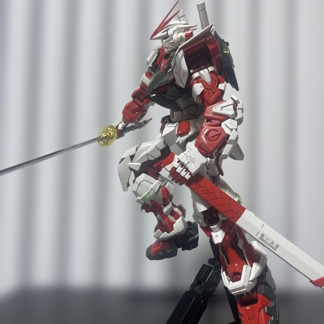 【癒し】PGガンダムアストレイ レッドフレームの組み立て済みジャンク品の出品です