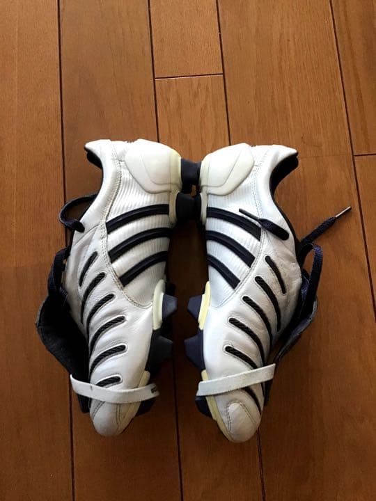 新品未使用　アディダス　プレデターパルス