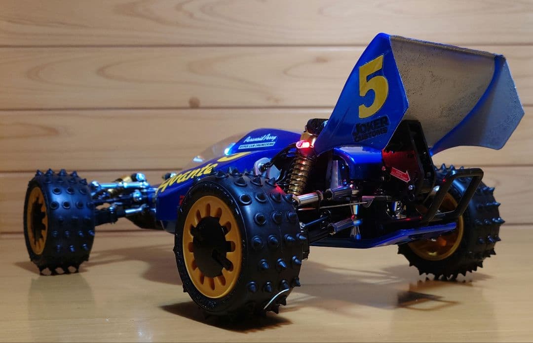 タミヤRCアバンテ (2011)LEDライト付プロポ＆バッテリー充電器付完成品