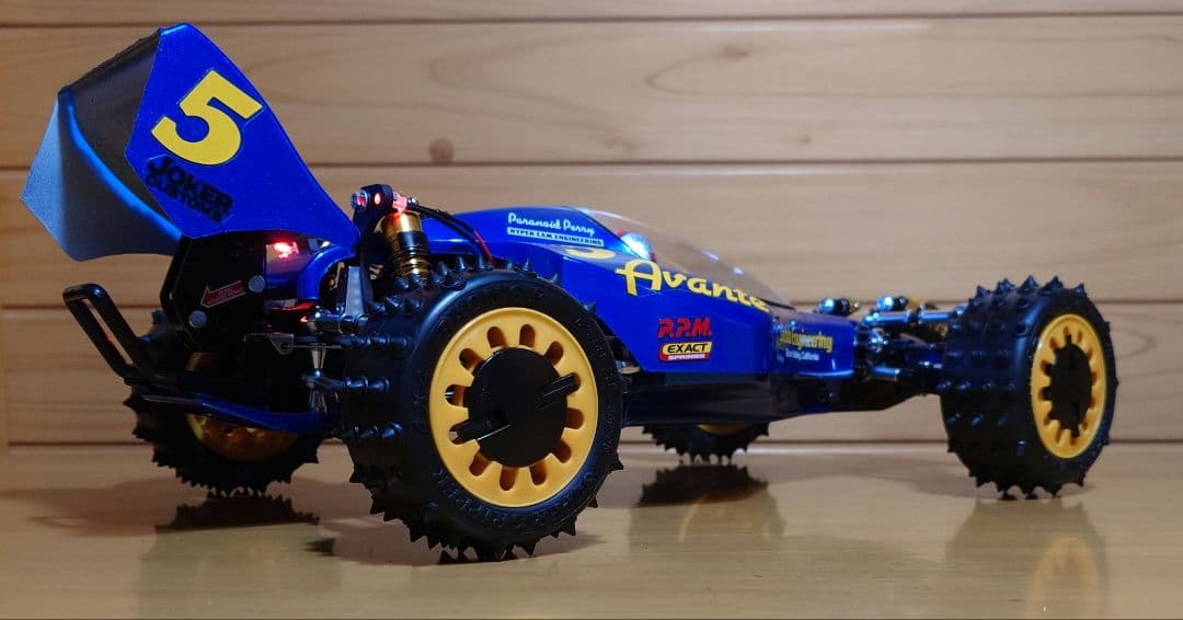 タミヤRCアバンテ (2011)LEDライト付プロポ＆バッテリー充電器付完成品