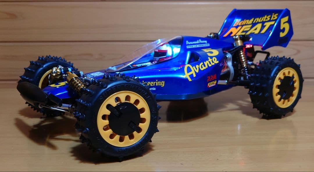 タミヤRCアバンテ (2011)LEDライト付プロポ＆バッテリー充電器付完成品