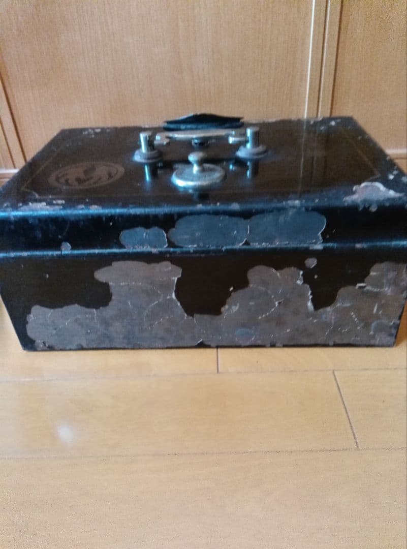 昭和レトロ　郡越金庫　手提金庫　カギ付き　持ち上げると警鈴鳴ります