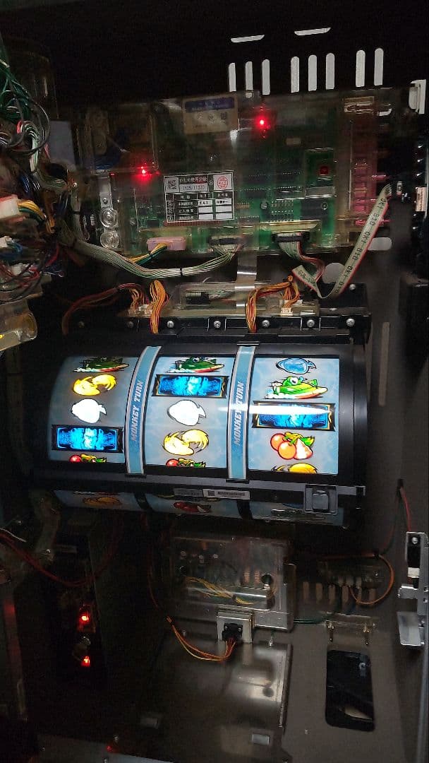 パチスロ　モンキーターン 　引き取り限定　即購入ご遠慮下さい