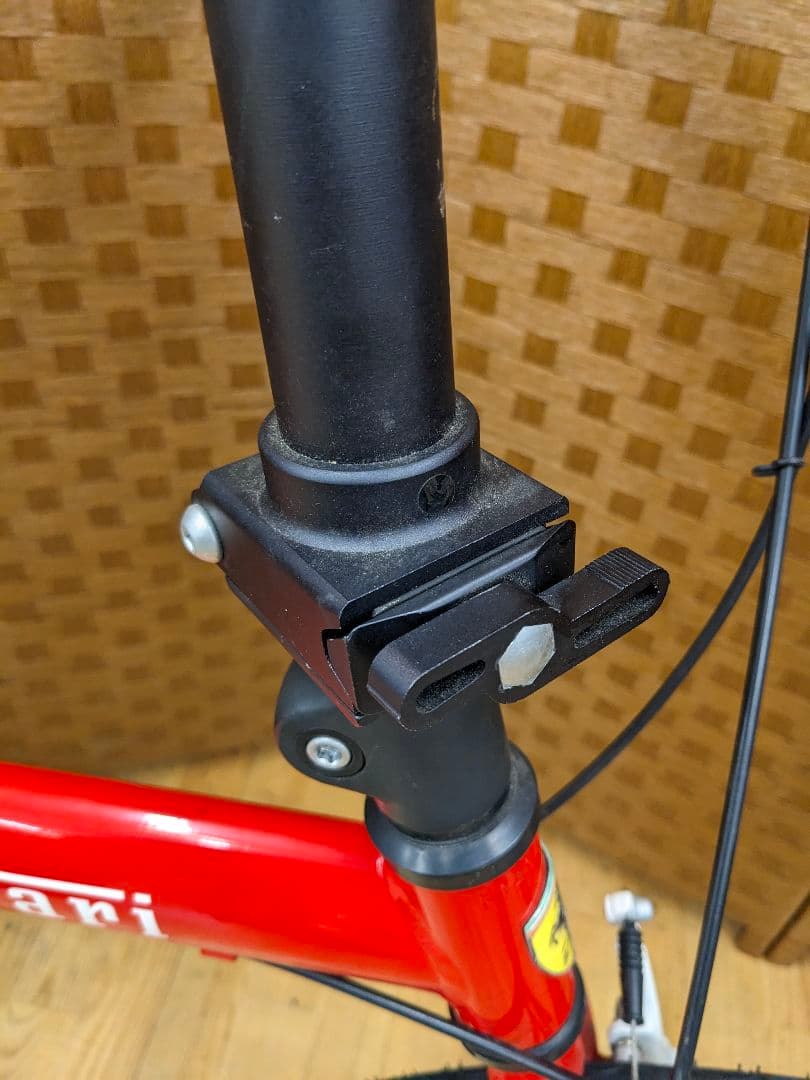 U013 折り畳み自転車　Ferrari　20インチ 7段変速　ミニベロ