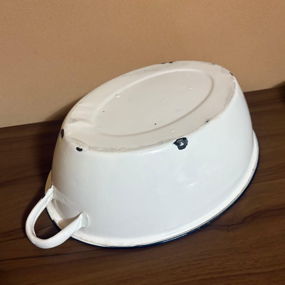 アンティーク　ホーロー　ウォッシュタブ（石鹸置き付き）