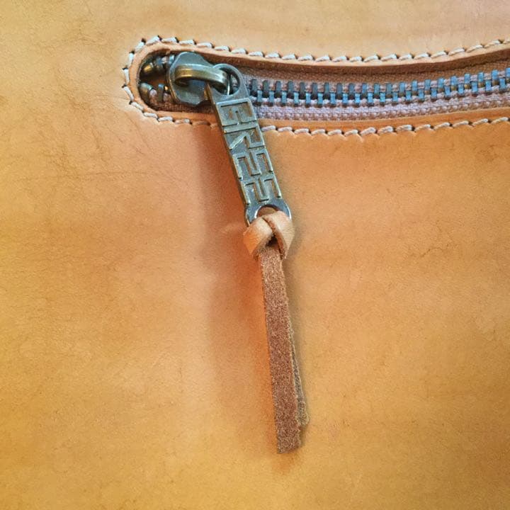 BREEネイチャーシリーズ牛ヌメ革ショルダーバッグ