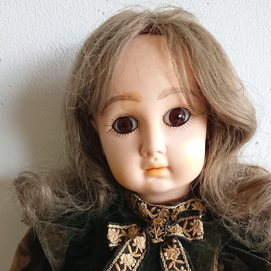 アンティークドール／緑ベルベットドレス