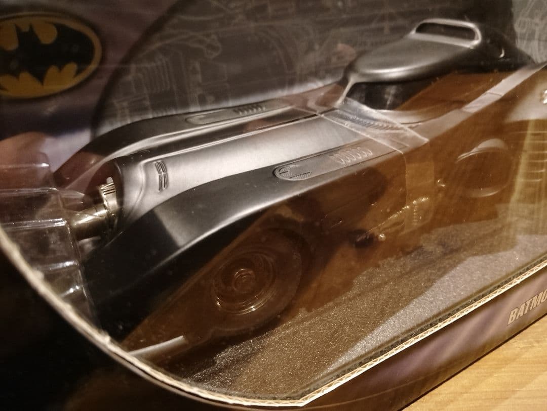 1/18 ホットウィール　バットマン　バットモービル　ミニカー